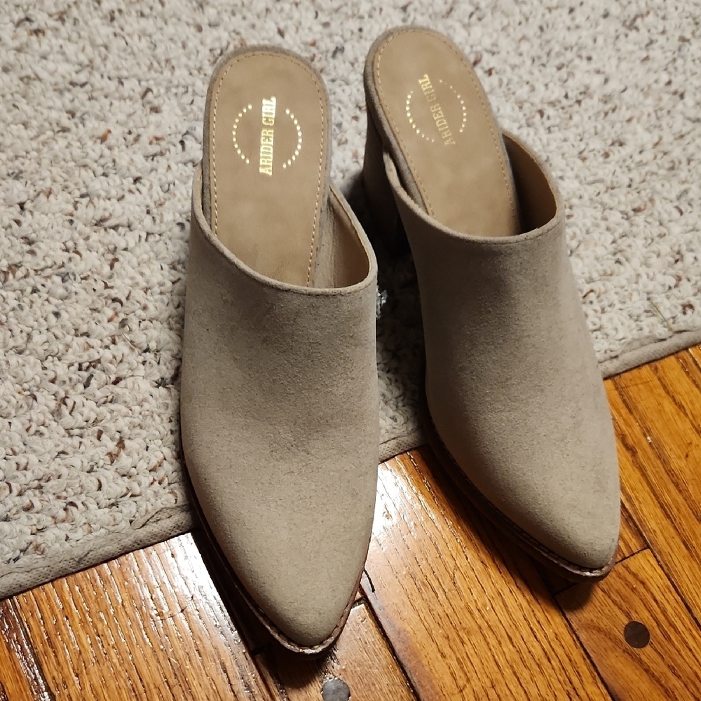Women's Tan Mules - Picture 3 of 3